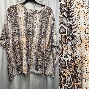 Snake Print Oversized Plus Size T-shirt